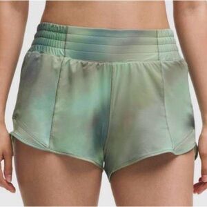 Lululemon Athletica Hotty Hot High Rise 2.5” Lined Shorts - NWT!